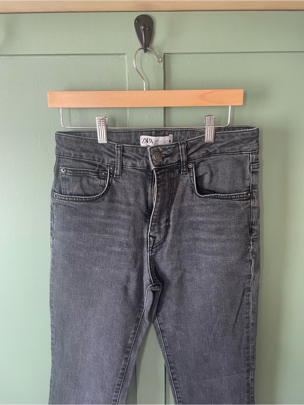 Zara women’s Slim Black-Gray Jeans